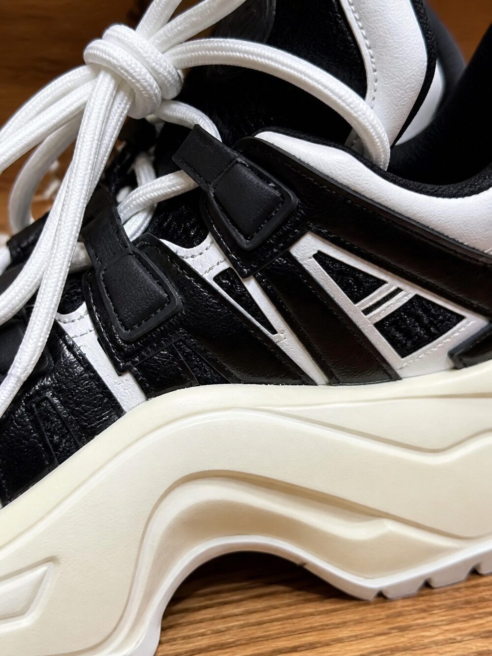 Louis Vuitton Platform Sneakers US 7 - Picture 8 of 10